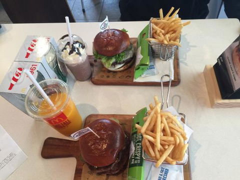 Mcdonald's Family Restaurants - e-Seniors 0