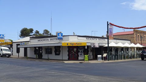 Moonta Hotel - e-Seniors 0
