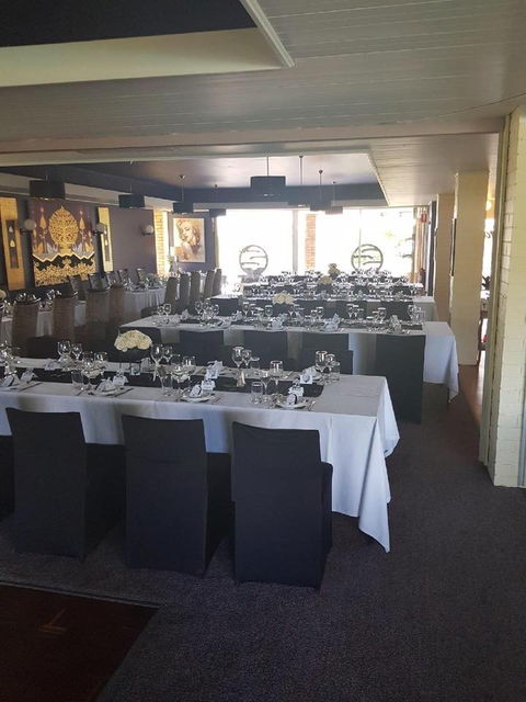 Oliver's Bar & Bistro - e-Seniors 1