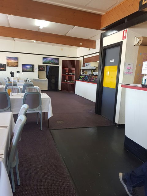 Meningie Hotel Bistro - e-Seniors 1