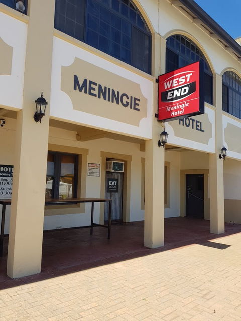 Meningie Hotel Bistro - e-Seniors 4