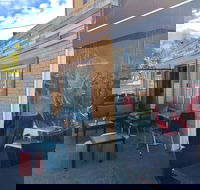 Cafe on Hedges - e-Seniors