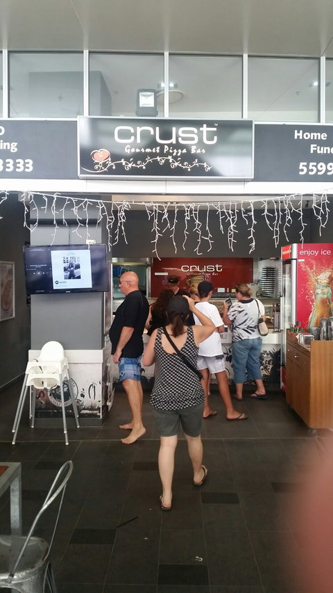 Crust Gourmet Pizza Bar Coolangatta - e-Seniors 3