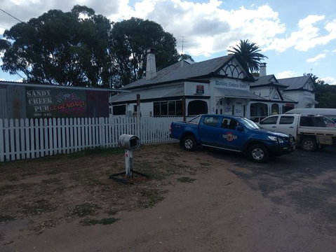 Darling Downs Hotel - e-Seniors 0