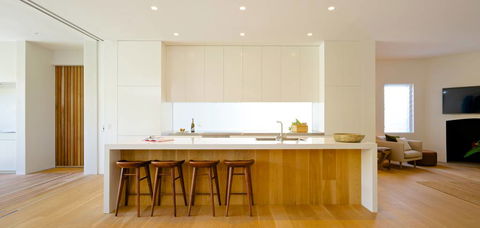Solid Kitchens `n’ Cabinets - e-Seniors 0