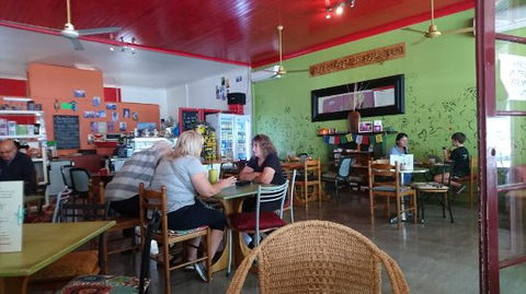 Jalla's Cafe - e-Seniors 0