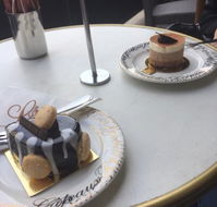 Laurent's Cafe - e-Seniors