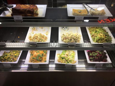 Ceddo's Tasty Chooks & Salads - e-Seniors 0