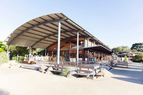 Meerkat Bistro - e-Seniors 0