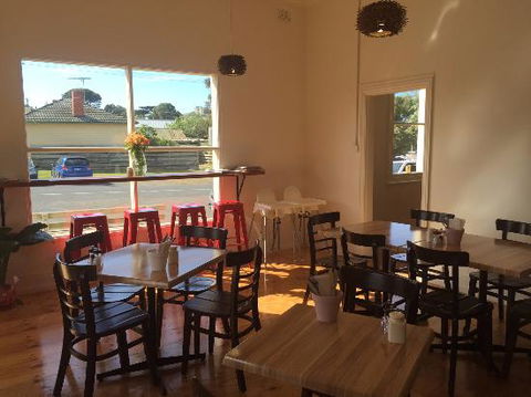 Queenscliff General Store - e-Seniors 0
