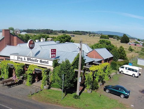 Pig & Whistle Hotel Restaurant - e-Seniors 0