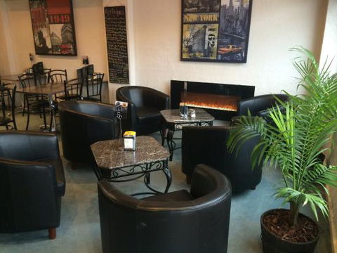 SKYES Cafe & Courtyard - e-Seniors 0