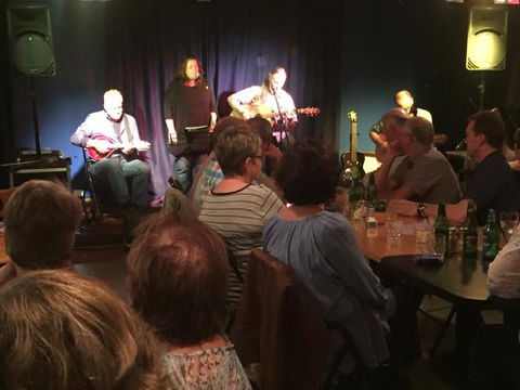 The Rhythm Cafe - e-Seniors 0