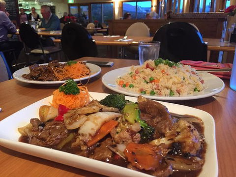 Dragon Lake Restaurant - e-Seniors 0