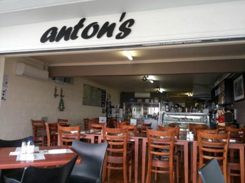 Anton's Restaurant - e-Seniors 0