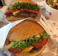 Mookie Burger  Concretes - e-Seniors