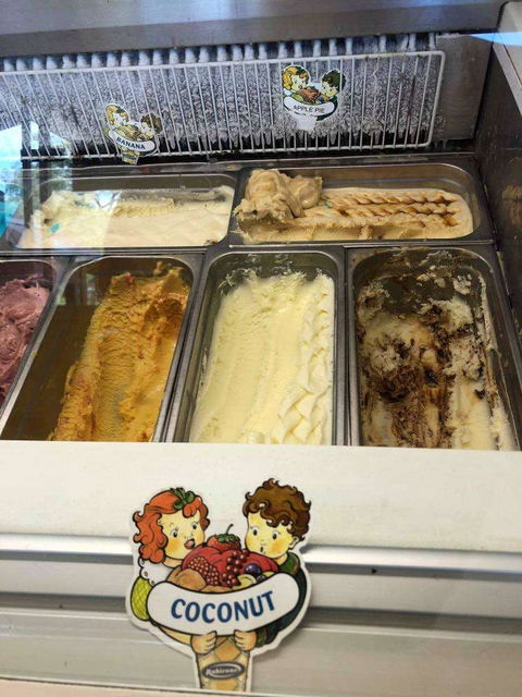 Oggies Ice Cream Cafe - e-Seniors 0