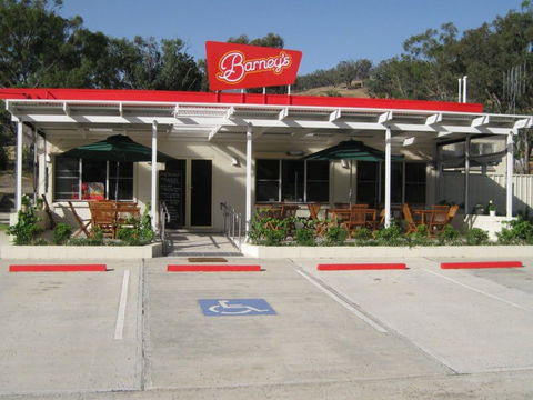 Barney's Of Bookham - e-Seniors 0