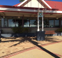 Pizza Hut - Coolangatta - e-Seniors