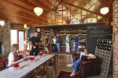 Singlefile Wines - e-Seniors 2