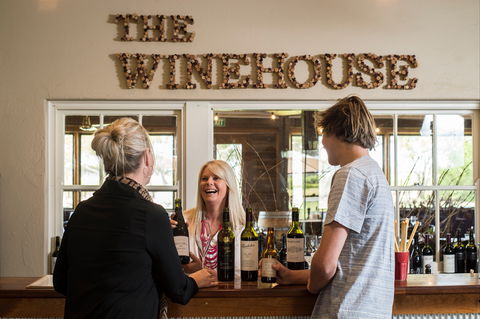 The Winehouse - e-Seniors 0