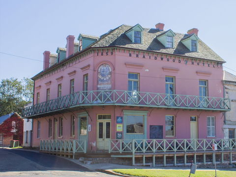 Braidwood Hotel - e-Seniors 1