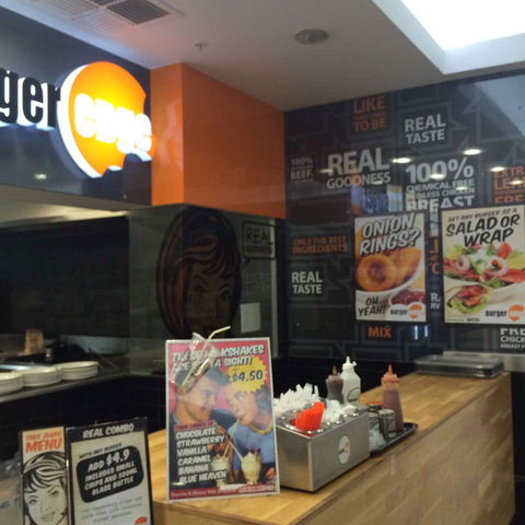 Burger Edge - Hillarys - e-Seniors 0