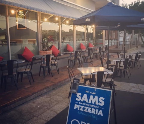 Sam's Pizzeria On The Waterfront - e-Seniors 2