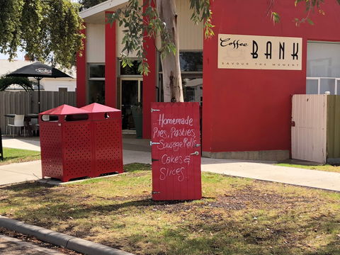 The Coffee Bank - e-Seniors 0