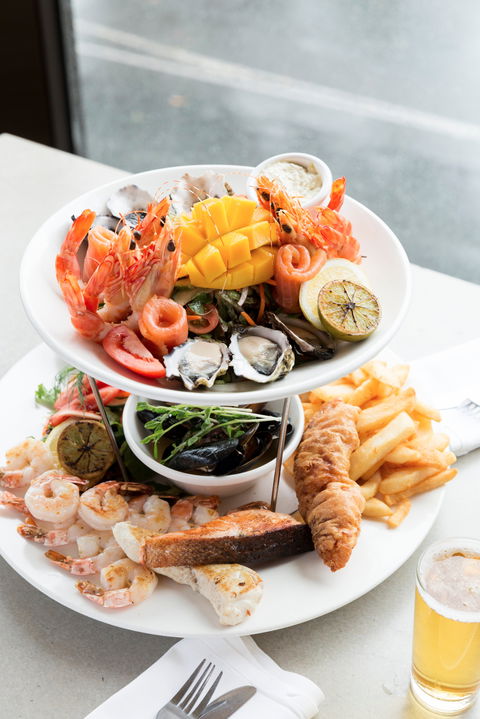 Lorne Hotel - e-Seniors 1
