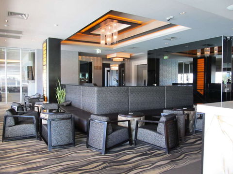 Reid's Lounge At The Breakwater - e-Seniors 0