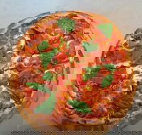 Deluxe Gourmet Pizza - e-Seniors