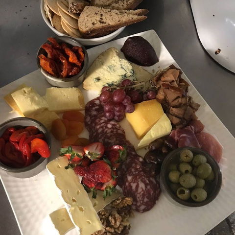 Aarons & Co Cafe - e-Seniors 0