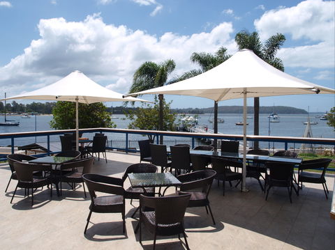 Mariners On The Waterfront Bistro - e-Seniors 0