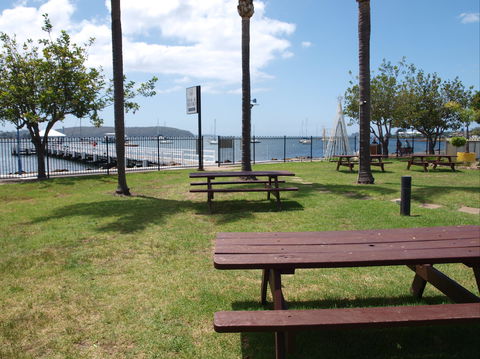Mariners On The Waterfront Bistro - e-Seniors 2