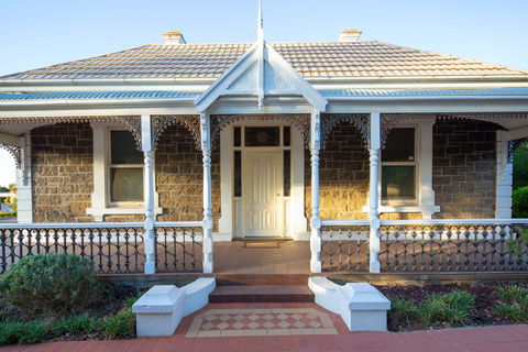 Greenock Estate Wines - e-Seniors 0