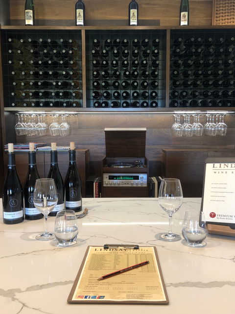 Lindsay Wine Estate - e-Seniors 0