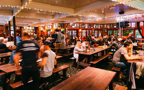 Settlers Tavern - e-Seniors 1