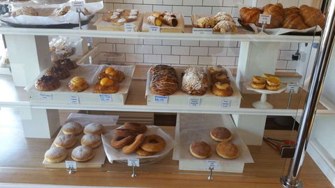 Oliver's Patisserie & Cafe - e-Seniors 0