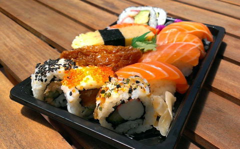 Sushi Sushi - Hillarys - e-Seniors 0