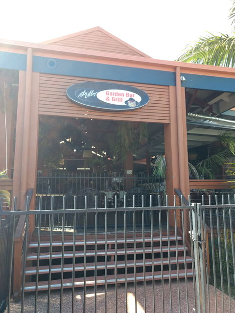 Village Garden Bar & Grill - e-Seniors 0