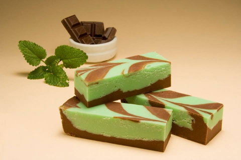 Mogo Fudge And Ice Cream /  Courtyard Cafe / Lots Of Lollies Mogo - e-Seniors 1