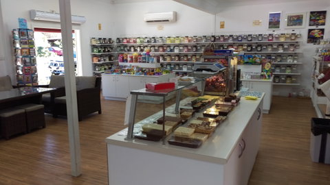 Mogo Fudge And Ice Cream /  Courtyard Cafe / Lots Of Lollies Mogo - e-Seniors 2