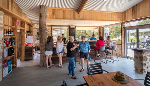False Cape Wines Cellar Door - e-Seniors 2