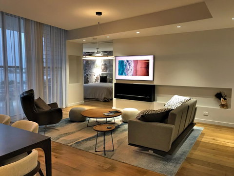 Promenade Penthouse Apartment - e-Seniors 4