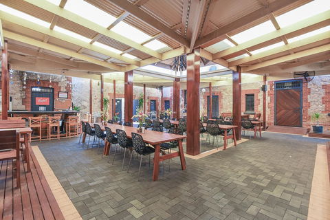 Wellington Courthouse - e-Seniors 26