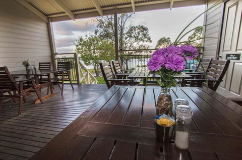 Wellington Courthouse - e-Seniors 25