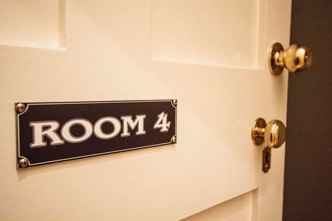 Wellington Courthouse - e-Seniors 13