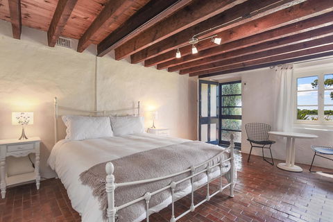 Wellington Courthouse - e-Seniors 16