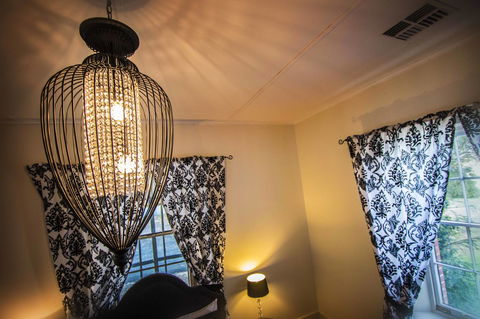 Wellington Courthouse - e-Seniors 5